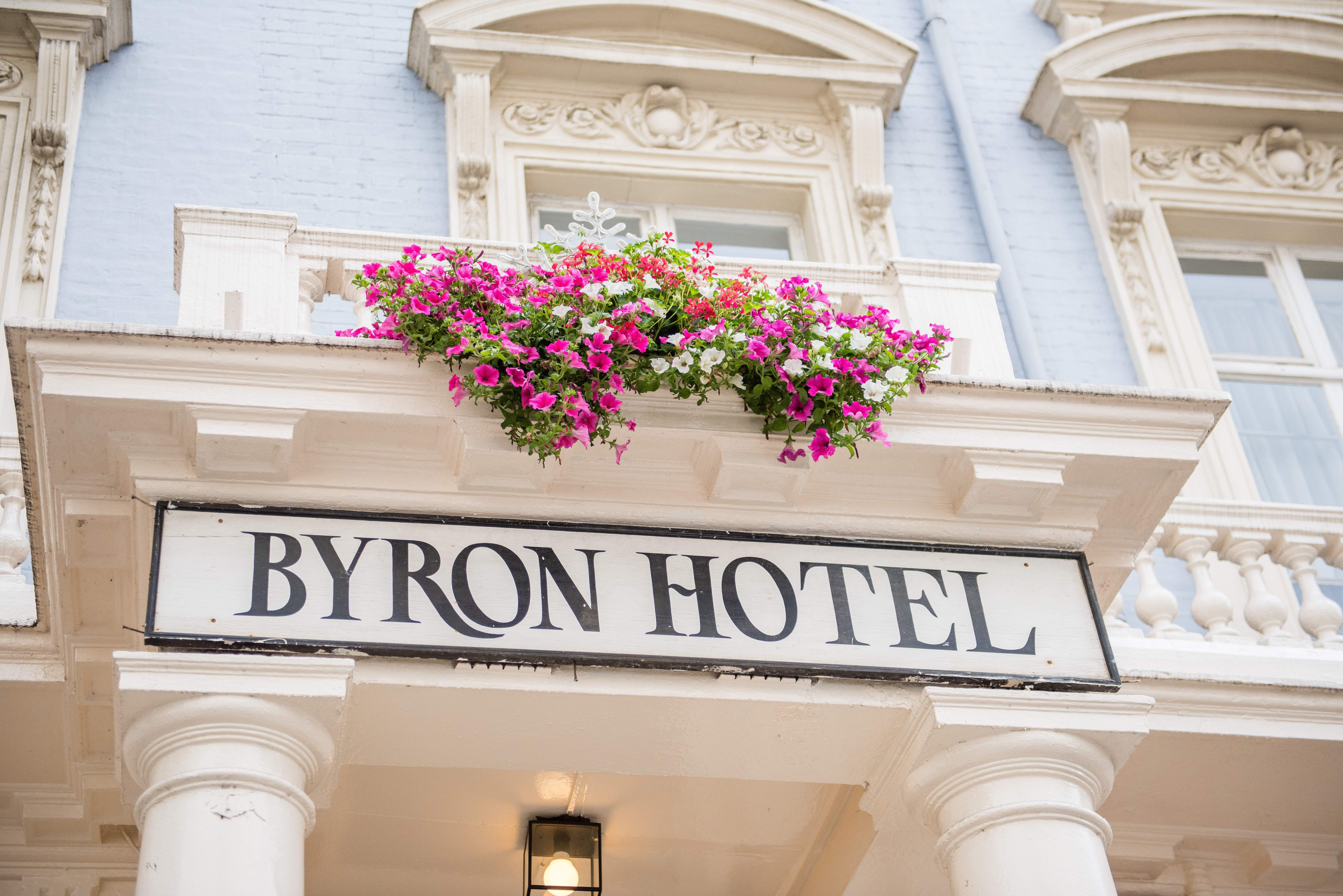 Byron Отель 4*